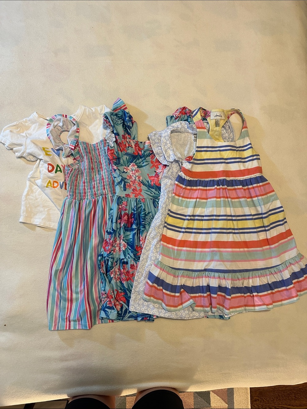 NWOT & EUC Girls bundle t-shirt & dresses size 5